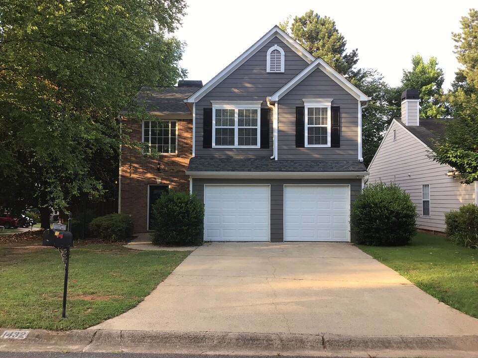 1432 Chardin Dr in Marietta, GA - Building Photo