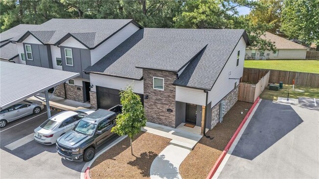 899 N Rupple Rd in Fayetteville, AR - Building Photo - Building Photo