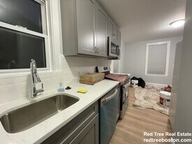 6 Otis St, Unit 2 in Somerville, MA - Building Photo