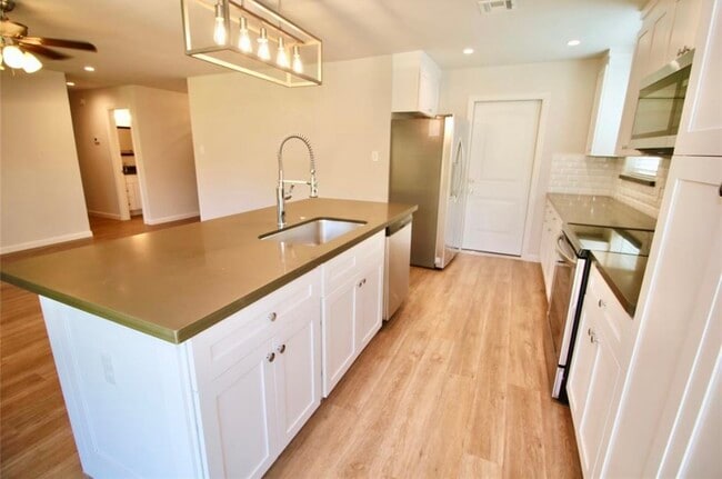 property at 407 Morningside Dr