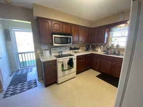 206 N Bickett Rd in Xenia, OH - Building Photo - Building Photo