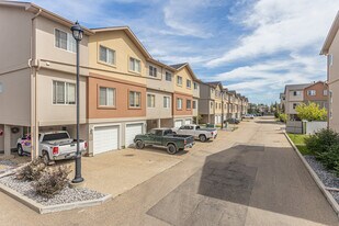 West Haven Green in Leduc, AB - Building Photo