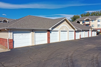 The Shores at McIntosh Lake in Longmont, CO - Foto de edificio - Building Photo