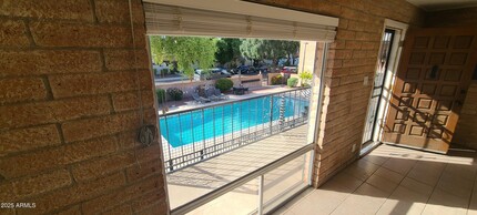 4911 N 74th St in Scottsdale, AZ - Foto de edificio - Building Photo
