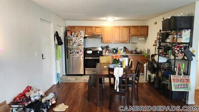 20 Hubbard Park Rd, Unit 10 in Cambridge, MA - Building Photo - Building Photo