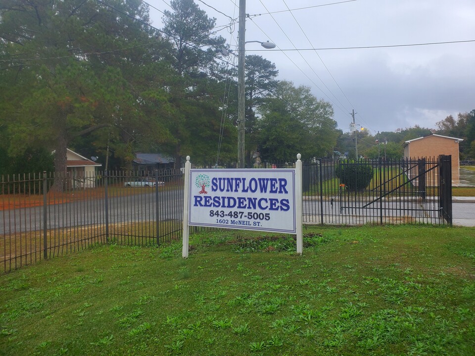 Sunflower Residences in Dillon, SC - Building Photo