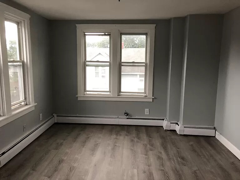 635 Fall River Ave in Seekonk, MA - Building Photo