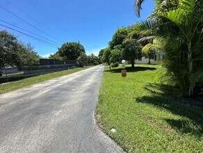 1799 Fairview Villas Dr, Unit 1 in West Palm Beach, FL - Building Photo - Building Photo