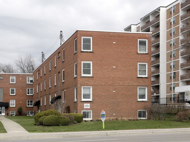 Lakeside Co-Op in Burlington, ON - Building Photo - Building Photo