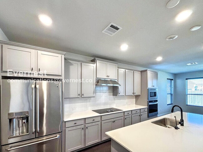 102 Santo Spirit Road in Hutto, TX - Building Photo - Building Photo