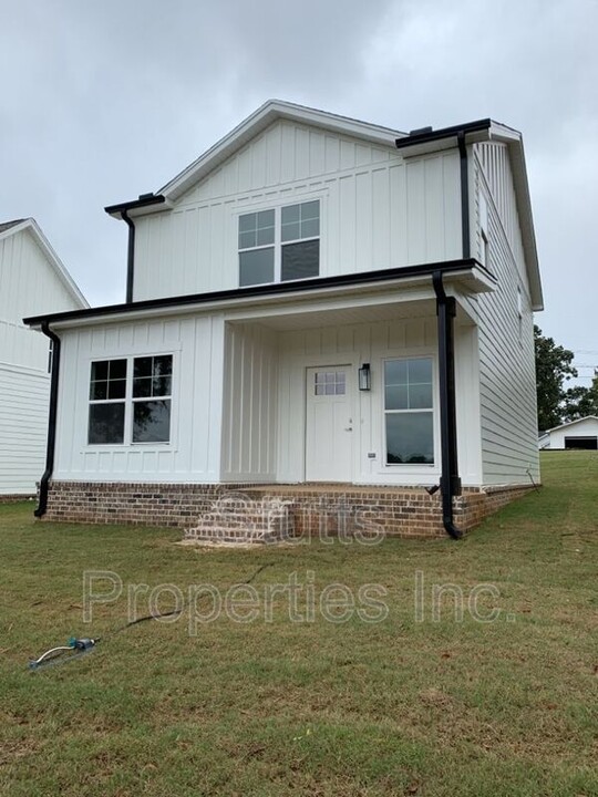 227 Virginia Ave in Florence, AL - Building Photo