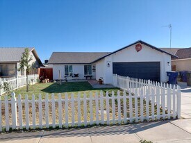 314 Butterfield Trail in Imperial, CA - Building Photo