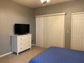 10000 Gate Pky N in Jacksonville, FL - Foto de edificio - Building Photo