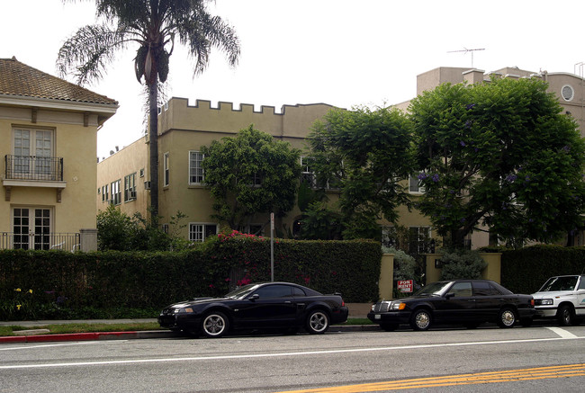 1930 Argyle Ave in Los Angeles, CA - Building Photo - Building Photo