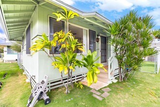 691 Kihapai St in Kailua, HI - Building Photo - Building Photo