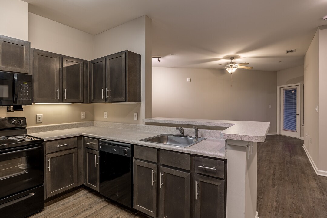 Manor at Indian Creek in Stone Mountain, GA - Building Photo