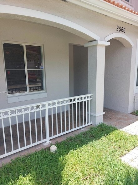 2566 SW 82nd Ave in Miramar, FL - Building Photo - Building Photo