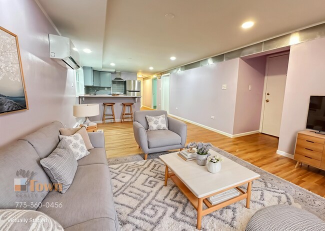 7734 W Addison St, Unit G in Chicago, IL - Building Photo - Building Photo