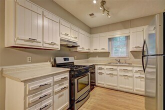 2389 Old Rex Morrow Rd in Ellenwood, GA - Foto de edificio - Building Photo