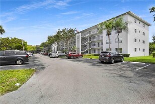 13250 SW 4th Ct in Pembroke Pines, FL - Building Photo
