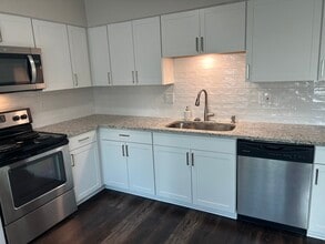 114 High Oak in Universal City, TX - Building Photo - Building Photo