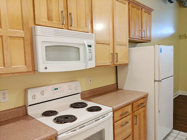 Redmen - Residential in Bloomington, IN - Foto de edificio - Building Photo