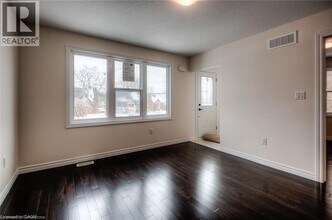 37 Edna St in Kitchener, ON - Building Photo - Building Photo