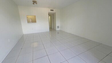 4374 NW 9th Ave in Deerfield Beach, FL - Building Photo - Building Photo