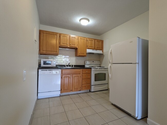 75 Gardner St, Unit 37 in Boston, MA - Building Photo - Building Photo