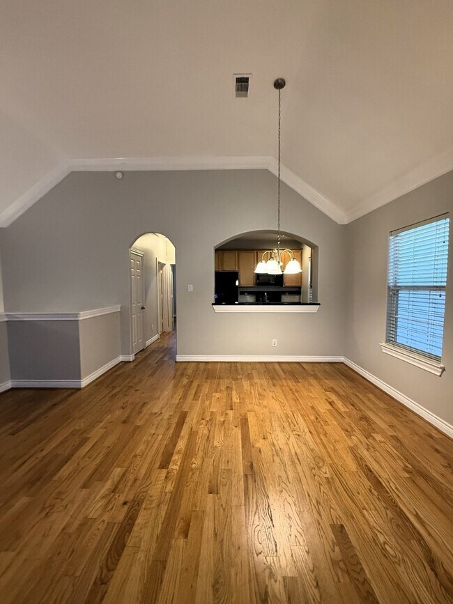 2939 Clinton Dr in Houston, TX - Building Photo - Building Photo