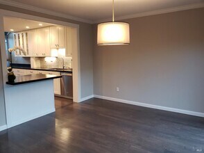 6 Narragansett Cove in San Rafael, CA - Building Photo - Building Photo