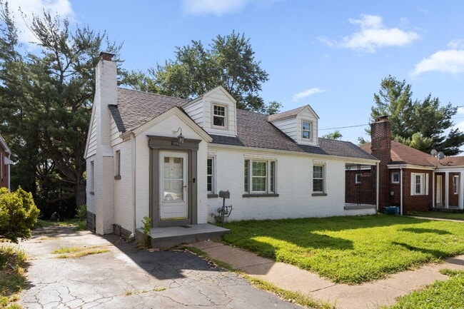 property at 10050 Diamond Dr