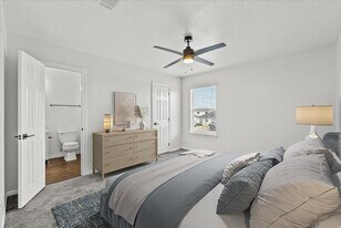 2114 St Lucia Calle in Dickinson, TX - Building Photo