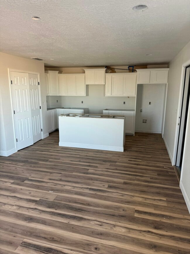 108 Chisum Dr in Clovis, NM - Building Photo - Building Photo