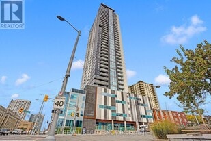 60 Frederick St in Kitchener, ON - Building Photo