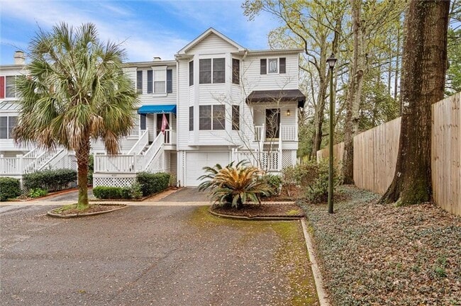 property at 270 Hillcrest Rd
