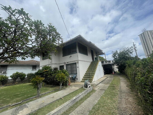 property at 1535 Ahonui St