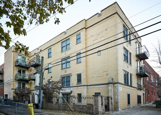 1533 W Hollywood Ave in Chicago, IL - Building Photo