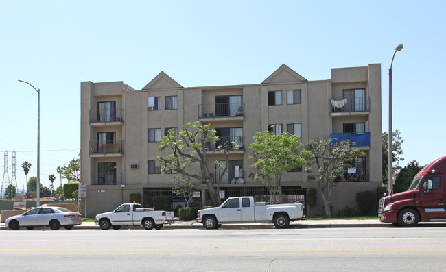 Laurel Courts West in North Hollywood, CA - Building Photo - Building Photo