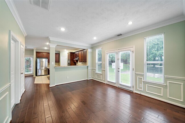 property at 2626 Couch St