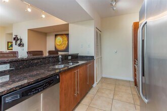 7355 SW 89th St in Miami, FL - Building Photo - Building Photo