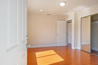 3910 San Carlos Way in Sacramento, CA - Building Photo - Building Photo