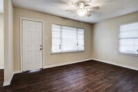 6152 Doulton Dr photo'