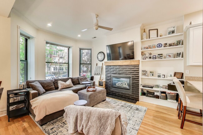 2833 N Burling St in Chicago, IL - Building Photo - Building Photo