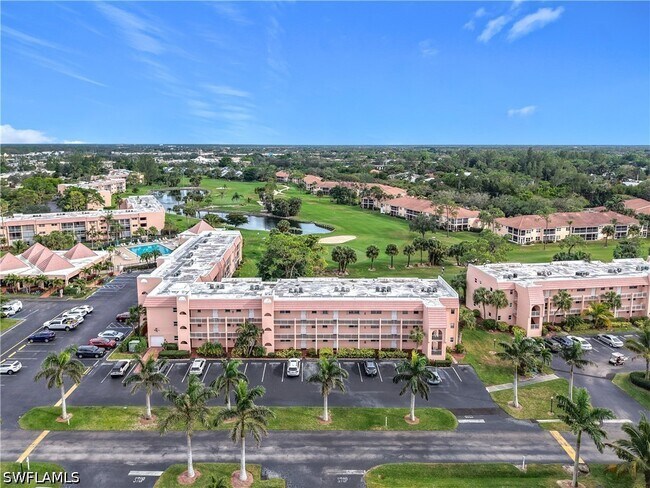 175 Turtle Lake Ct in Naples, FL - Building Photo - Building Photo