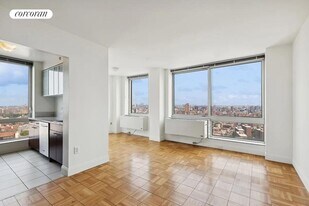 215 E 96th St in New York, NY - Building Photo