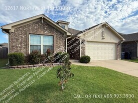 12617 NW 1st Ct in Yukon, OK - Building Photo