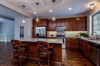 18147 Hamel Rd in Plymouth, MN - Building Photo - Building Photo