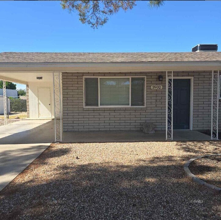 3902 Moody St in Thatcher, AZ - Building Photo
