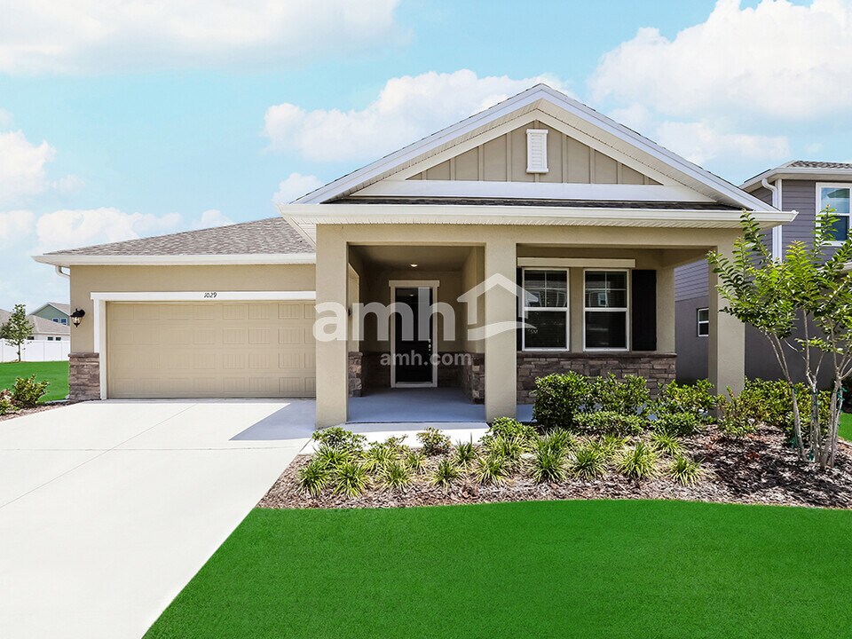 1205 Heavenly Dr in St. Cloud, FL - Building Photo